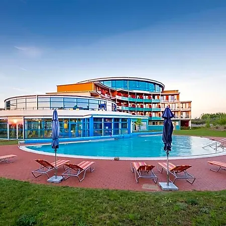 Kurzentrum Szálloda Waren