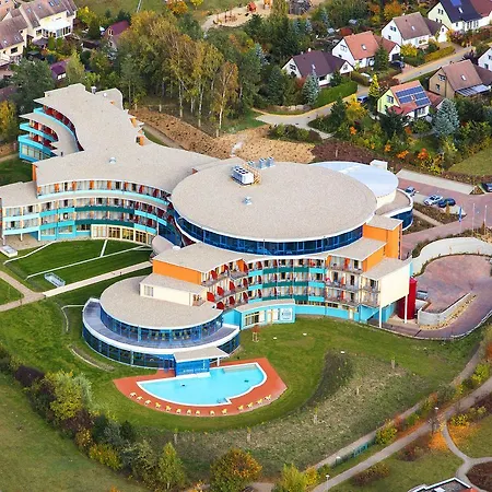 Отель Kurzentrum 4*